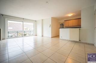 Lichtrijk en gezellig appartement gelegen in de wijk Konterdam te Oostende.Het appartement bevat een ruime woonkamer met open keuken, 2 ruime...