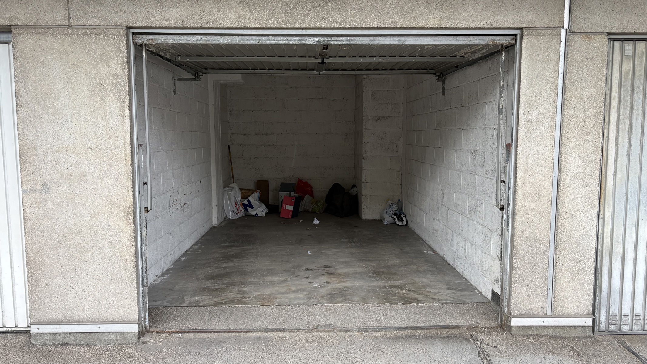 Garage for sale in Molenbeek-Saint-Jean - photo 2