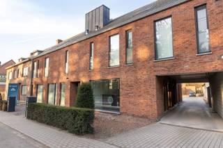 TE KOOP: Modern en volledig ingericht kantoor op toplocatie in Houthalen!Dit instapklare kantoor in Houthalen is modern afgewerkt en volledig...