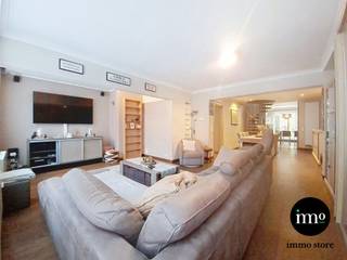 Immo Store presents this EXCEPTIONALLY SPACIOUS HOUSE with WORKSHOP and GARAGE in Sint-Agatha-Berchem, located on the IMPORTANT CONNECTION...