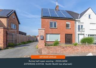 <u><strong>OPENDEURDAG OP ZATERDAG 4 JULI 2026 tussen 14u00 en 18u00 ( op afspraak)</strong></u><br /><br />U kunt een BOD uitbrengen op deze woning, rekening houdend met de AANVANGSPRIJS van <strong>€ 289.000,00</strong>, elk hoger BOD wordt voorgelegd aan de eigenaars die al dan niet kunnen ingaan op dit aanbod.<br /><br /><strong>Deze leuke charmante half-open woning </strong>op een <strong>toplocatie </strong>met veel ruimte en mogelijkheden bestaat uit mooie inkomhal met een lichtrijke woonkamer. Deze kan ook ingedeeld worden als eetkamer. Ingerichte keuken die functioneel is en met zicht op de tuin. Aan de keuken is er een handige wasplaats met een apart toilet en een rechtstreeks toegang tot het terras en de zonnige tuin. Op de eerste verdieping bevinden zich drie volwaardige slaapkamers waarvan twee ruime slaapkamers. De badkamer beschikt over een wastafel en een ligbad. De tweede verdieping biedt nog een extra slaapkamer de<strong> MASTERBEDROOM </strong>een nachthal en een handige dressing/ ingemaakte kasten. <strong>De aangename tuin </strong>is aangelegd. Er is een tuinberging en een<strong> GARAGE </strong>aanwezig. Ook een ruime oprit voor twee wagens. Er zijn bijna overal rolluiken en er zijn maar liefst <strong>23 zonnepanelen</strong> die nog tot 2031 recht geven op groenestroomcertificaten. <strong>Geen renovatieverplichting!</strong><br /><br /><u><strong>Gelijkvloers:</strong></u>
<ul>
<li>Inkom;</li>
<li>Lichtrijke woonkamer/eetkamer;</li>
<li><strong>Ingerichte keuken </strong>waar er ook ruimte is voor een eettafel;</li>
<li><strong>Wasplaats/Berging</strong> met rechtstreekse doorgang naar het terras/tuin;</li>
<li>Apart toilet;</li>
<li>Leuke aangelegde terras en tuin;</li>
<li>Tuinberging;</li>
<li>Garage;</li>
<li>Parking voor twee wagens.</li>
</ul>
<strong><u>Eerste verdieping:</u></strong>
<ul>
<li>3 mooie en ruime slaapkamers;</li>
<li>Badkamer met een ligbad, wastafel en een toilet;</li>
</ul>
<strong><u>Tweede verdieping:</u></strong>
<ul>
<li>Prachtige MASTERBEDROOM met ingemaakte kasten en een dressing;</li>
</ul>
<strong><u>Troeven:</u></strong>
<ul>
<li>Zeer ruime woning met veel mogelijkheden;</li>
<li>23 zonnepanelen;</li>
<li>Leuke en mooie tuin;</li>
<li>Nog enkele renovatiewerken maar geen renovatieverplichting!</li>
</ul>
Voor meer informatie of een bezoek aan deze leuke woning contacteer ons via:<strong> oostkamp@caenen.be</strong><br />