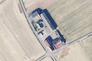 Het betreft de bedrijfsgebouwen, kantoren en twee woningen van een bedrijf actief in lijnzaad en graszaadverwerking en opslag van granen.Het oudste...