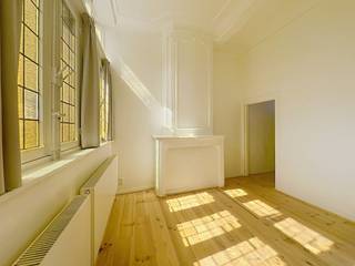Dit charmante appartement biedt een unieke woonervaring midden in het historische stadscentrum. Hier woon je letterlijk op wandelafstand van alles wat het stadsleven zo aantrekkelijk maakt: gezellige cafés, uitstekende restaurants, boetieks, cultuur en openbaar vervoer.Het appartement combineert karakter met comfort en is ideaal voor wie houdt van levendigheid en authenticiteit. Grote raampartijen zorgen voor een aangename lichtinval, terwijl de indeling praktisch en uitnodigend is. Of je nu thuiskomt na een drukke werkdag of geniet van een ontspannen weekend, dit is een plek waar je je meteen thuis voelt.Indeling van het appartement; leefruimte met keuken - toilet - slaapkamer - badkamer Het appartement is onmiddellijk beschikbaar!