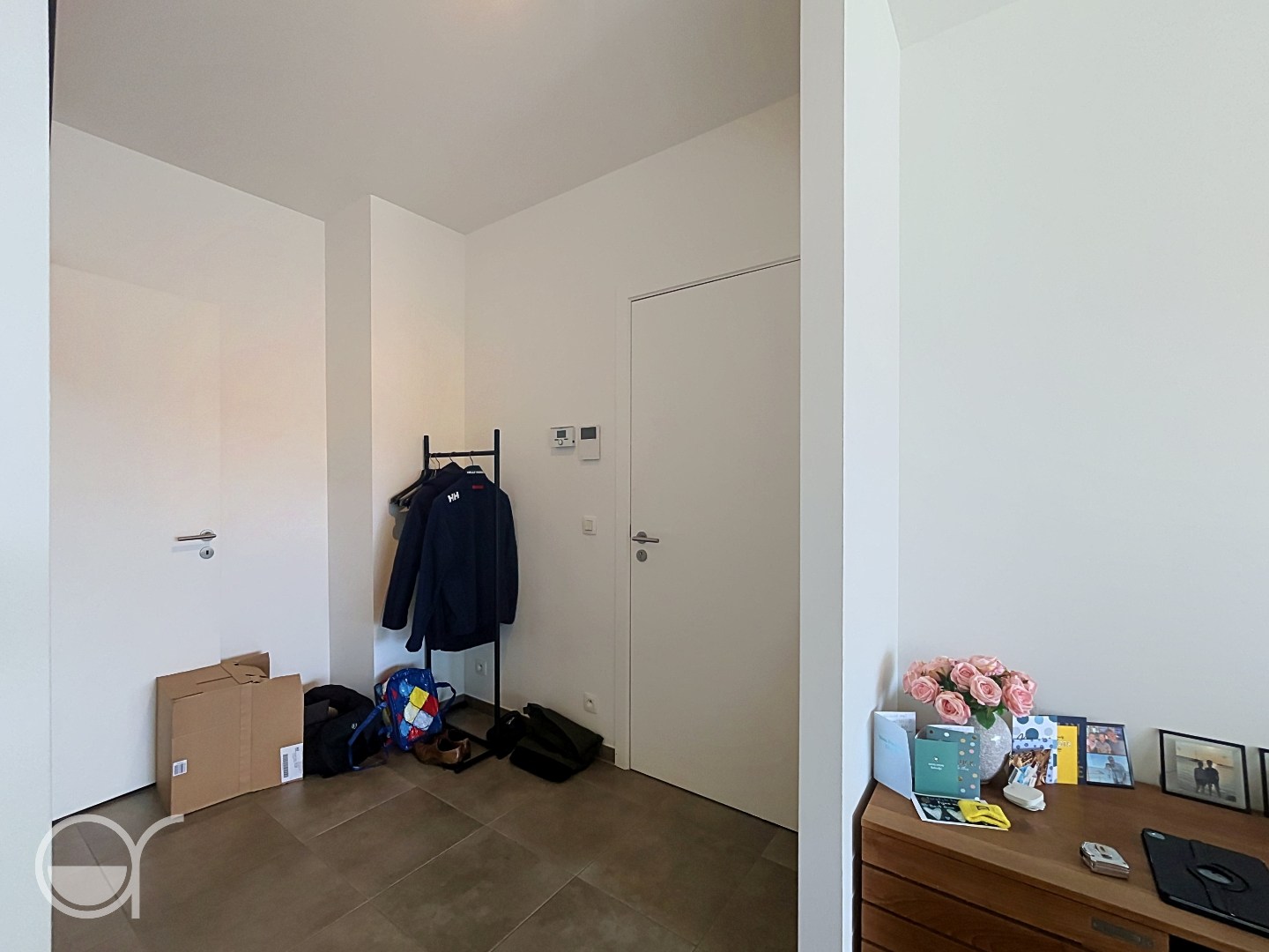 Gemeubeld appartement met twee slaapkamers en zicht op water incl autostaanplaats - foto 4