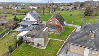 Voor meer info of een bezoek, bel 053 59 49 32 - Voor meer foto's, check www.topo-immo.be - In de Rensbergstraat te Vollezele, een rustige...