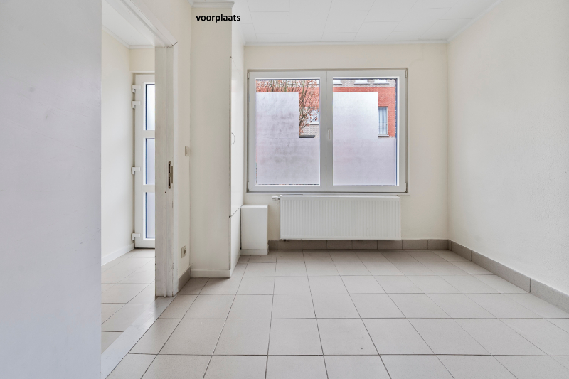 INSTAKLARE GEZINSWONING MET TUIN EN 4 SLAAPKAMERS IN DOODLOPENDE STRAAT VLAK AAN DE FIETSROUTE - foto 3