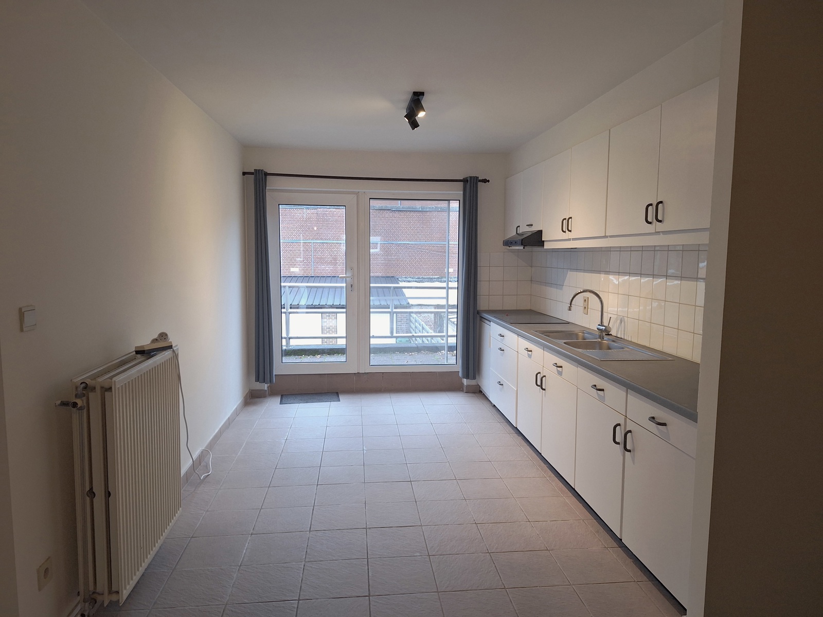 3-slaapkamerappartement met terras en garage op de 1ste verdieping. - foto 5