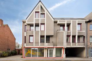 [[ DIT PAND NEEMT DEEL AAN DE ERA OPEN HUIZEN DAG OP 6/12 VAN 13:00 TOT 14:00 ]]Ontdek dit uitstekend onderhouden commercieel pand van 135 m², ideaal...
