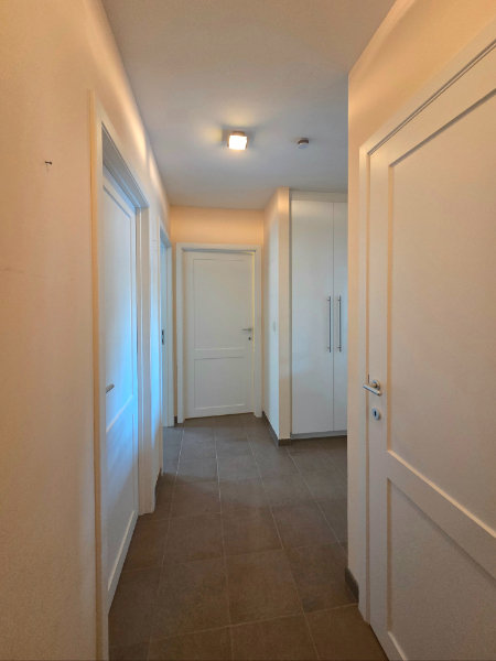 INSTAPKLAAR GELIJKVLOERSAPPARTEMENT MET TUIN EN STAANPLAATS - foto 2