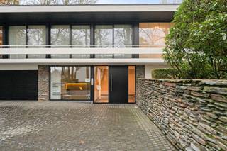 Te koop: Gelijkvloerse praktijkruimte in Meise, centraal gelegen tussen Brussel en Antwerpen.Deze praktijkruimte biedt een uitstekende combinatie van...