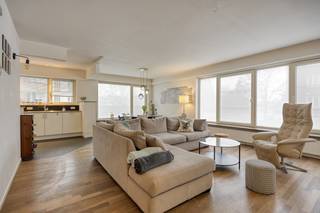 Vous recherchez une propriété offrant l'espace d'une maison et le confort d'un appartement ? Découvrez cet exceptionnel appartement en duplex...