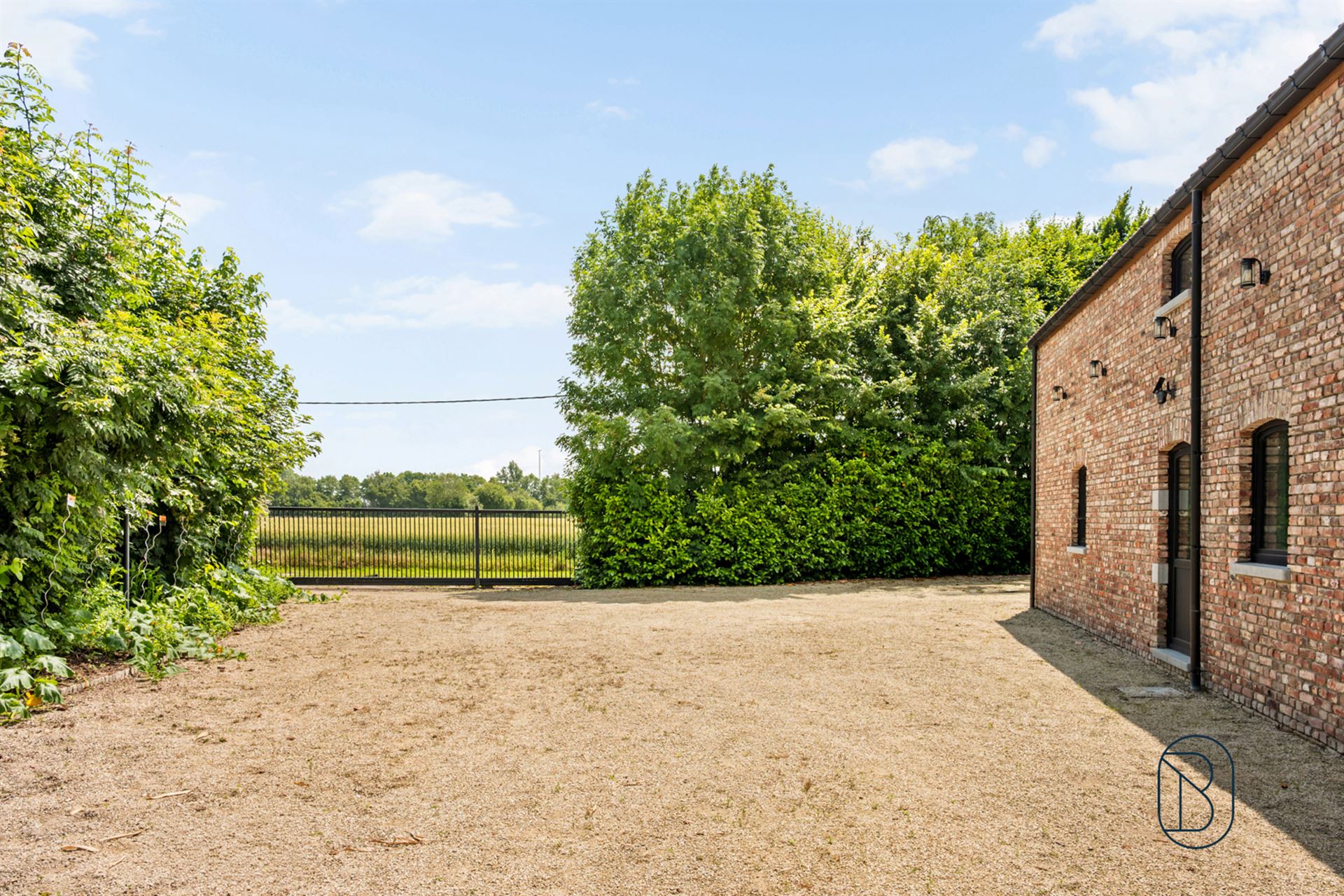 Demeure d’exception à finir sur vaste terrain de 5 600 m² - photo 5