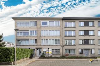 <p><span> </span></p><p><span>Ready to move in ground floor apartment (79 m²) with 2 bedrooms and spacious garden in Deurne.</span></p><p><span> </span></p><p><span>You live at the foot of the Bisschoppenhofpark, making it very quiet here. Thanks to the proximity of the Bisschoppenhoflaan you benefit from an easy connection to the freeway and there is also no shortage of public transport facilities and velo stations in the vicinity.</span></p><p><span> </span></p><p><span>In a quiet cul-de-sac we find this small-scale building consisting of 6 apartments. Monthly costs for the building are about 260 euros p/month  (water, heating, elevator, block policy, trustee). In the apartment the electricity is renewed and compliant and the windows still have single glazing.</span></p><p><span> </span></p><p><span>You live here on the ground floor, so you can enjoy your own cozy, low-maintenance garden with south-east orientation. At the front of the apartment is the living room with adjacent kitchen, good for a total area of about’about 34 m². At the rear are located the 2 bedrooms of about 8 m² and 14 m², from which you have access to the garden. The bathroom (4 m²) is equipped with a bathtub, toilet and sink.</span></p><p><span>Finally, there is a private cellar storage room at your disposal. Are you looking for an ideal starter apartment with garden? Do not miss this opportunity!</span></p><p><span>79 m² ref.: gross floor area. EPC certificate. For more info or a free appraisal visit www.hansimmo.be</span></p><p><span> </span></p>