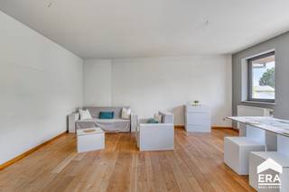 Ontdek dit ruim 2-slaapkamerappartement gelegen op enkele minuten van het centrum van Dilbeek.Het appartement is gelegen op het 2de verdiep van een...