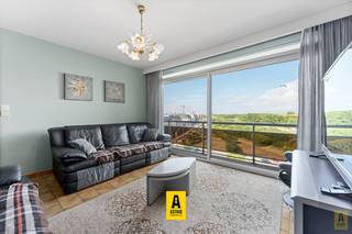 Op zoek naar een lichtrijk appartement met prachtig uitzicht én een centrale ligging? Dit ruime 1-slaapkamerappartement op de achtste verdieping...