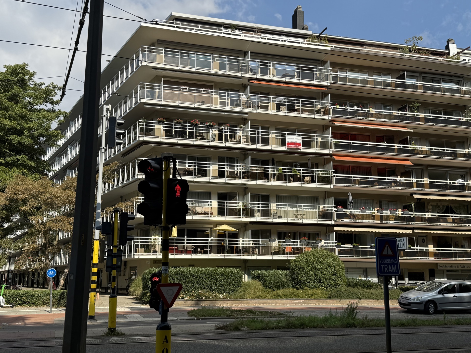 Appartement te koop in Deurne met 2 slaapkamers - foto 1