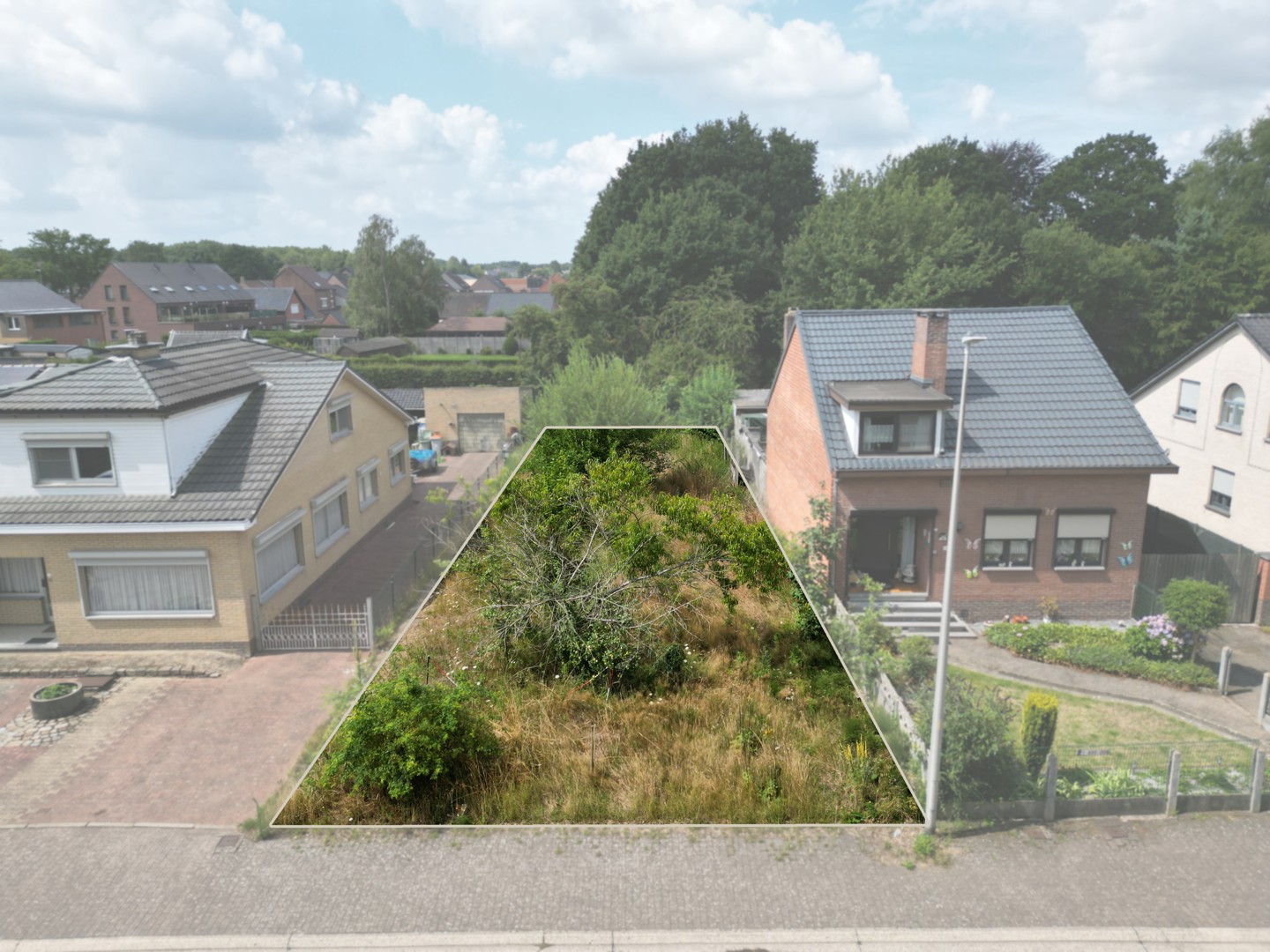 Rustig gelegen bouwgrond (H.O.B.) van 4a92ca in het centrum van As - foto 1