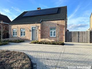 Instapklare & Energiezuinige Open Bebouwing met Prachtig Uitzicht.Ben je op zoek naar ruimte, rust en een lage energiefactuur? Deze uitstekend...