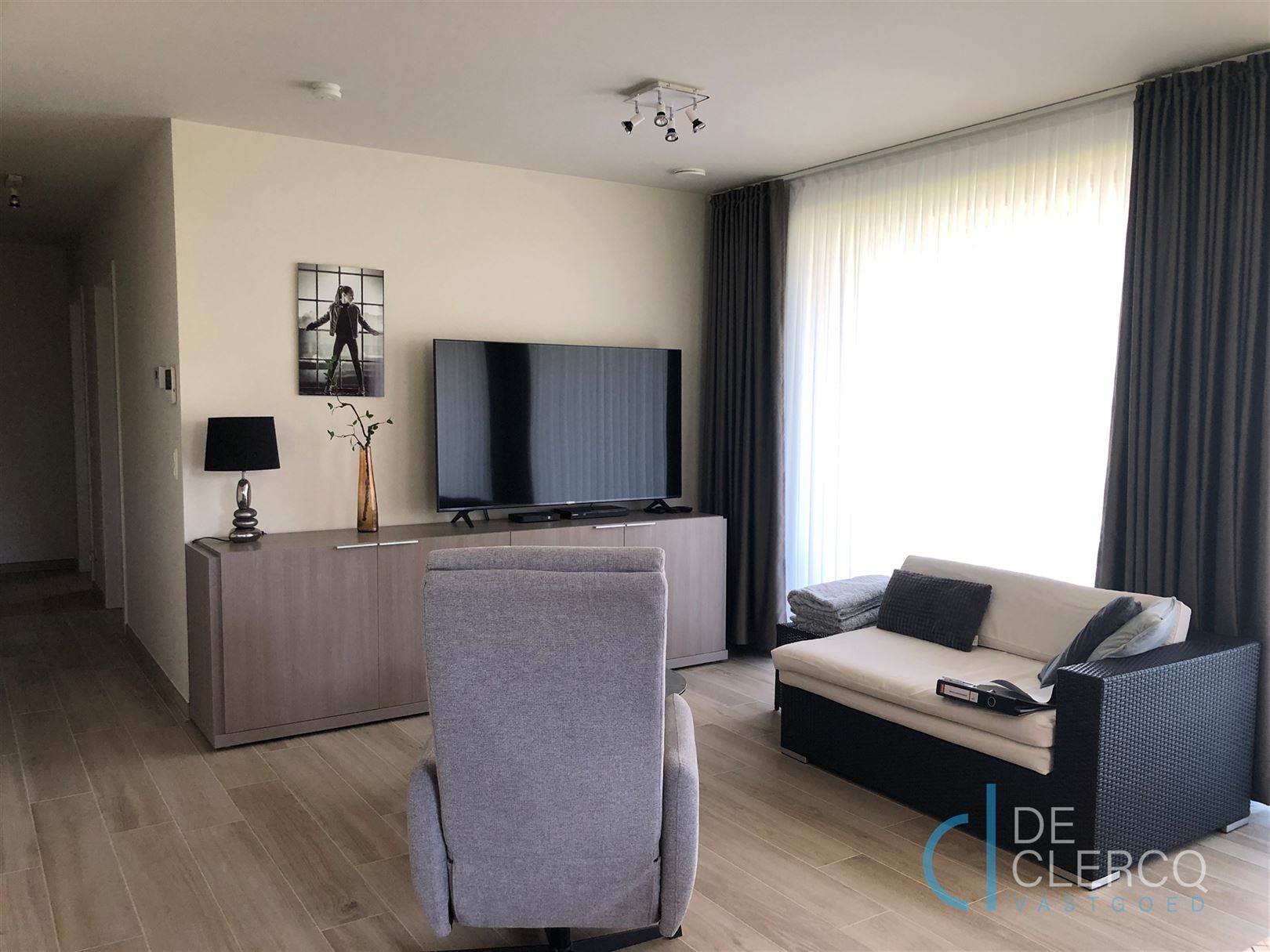 Tijdloos gelijkvloers appartement met terras te Lochristi! - foto 3