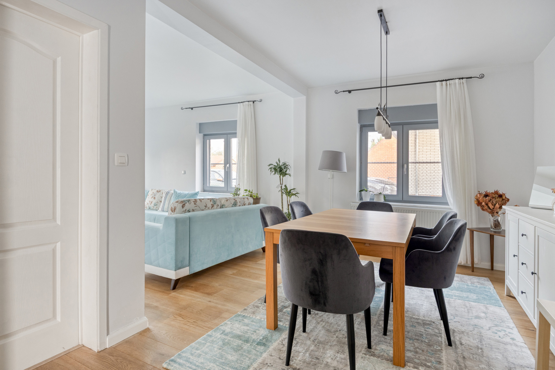 Gerenoveerde viergevelwoning met 4 kamers, tuin en garage - foto 5