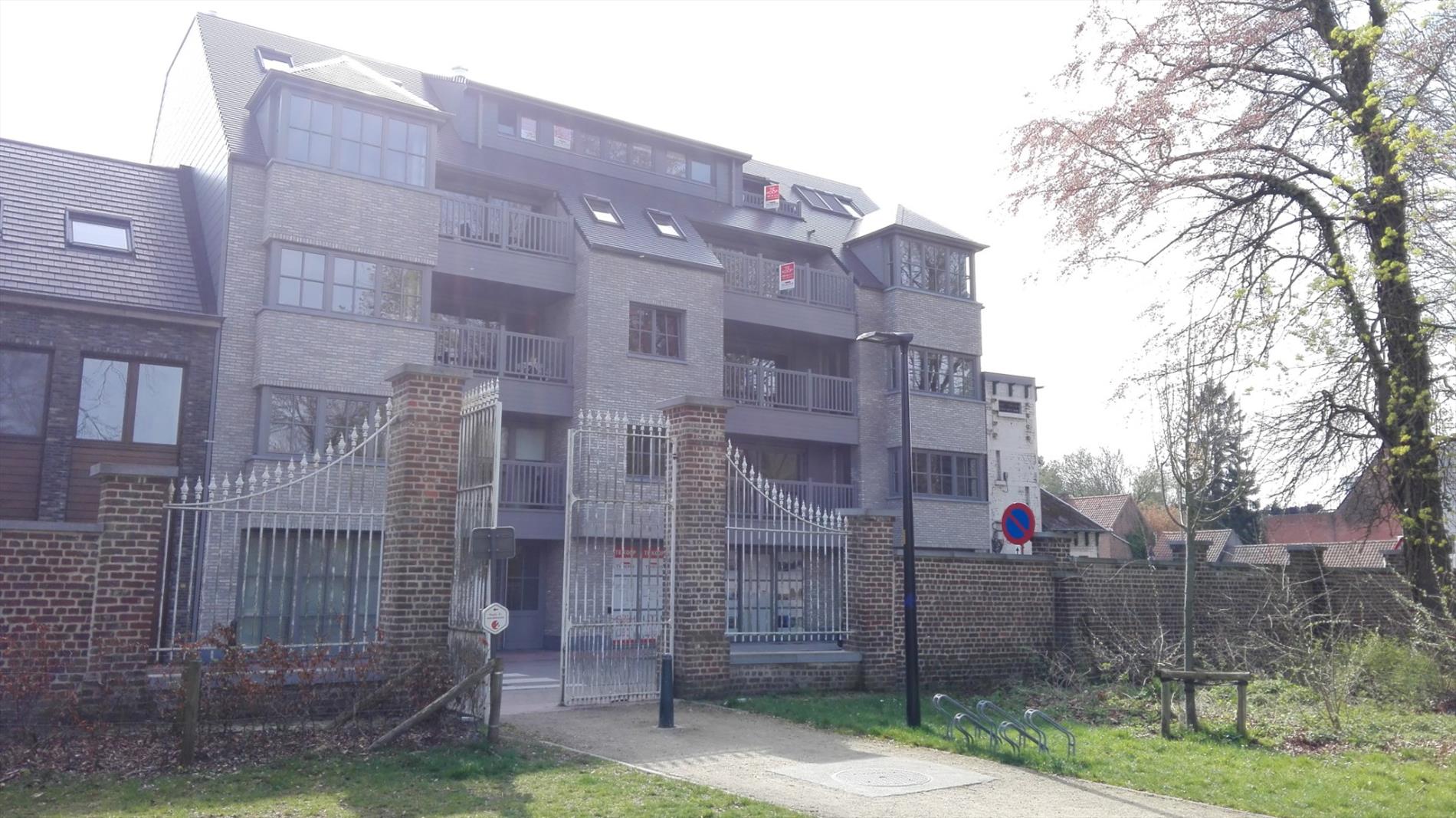 Kantoorruimte in nieuwbouwproject Juline aan park Baron Casier - foto 2