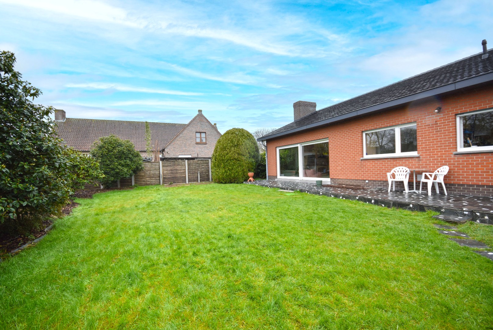 BUNGALOW IN RUSTIGE WOONWIJK - foto 2