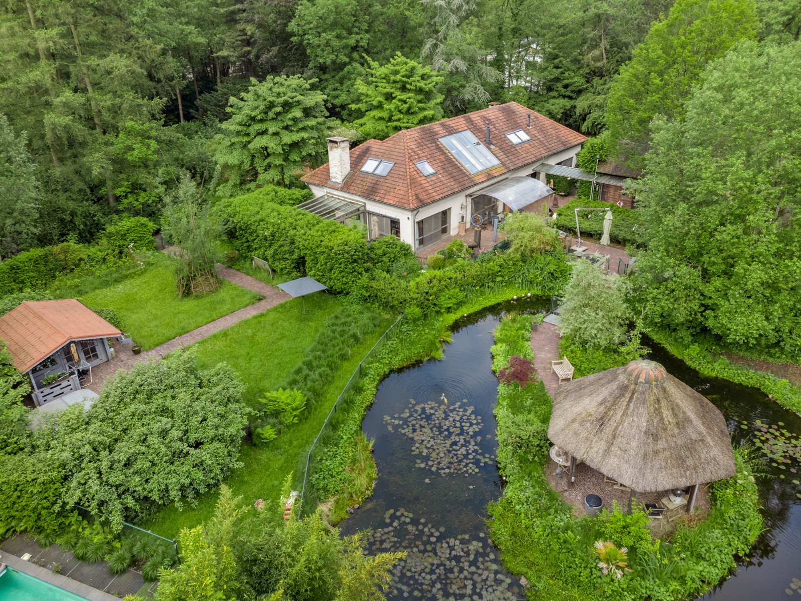 House for sale in Schoten with 3 bedrooms - photo 1