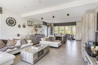 This beautiful, energy-efficient home (EPC A) of 272 m² in Meise is perfect for those seeking comfort, space, and sustainability. Built in 2013,...