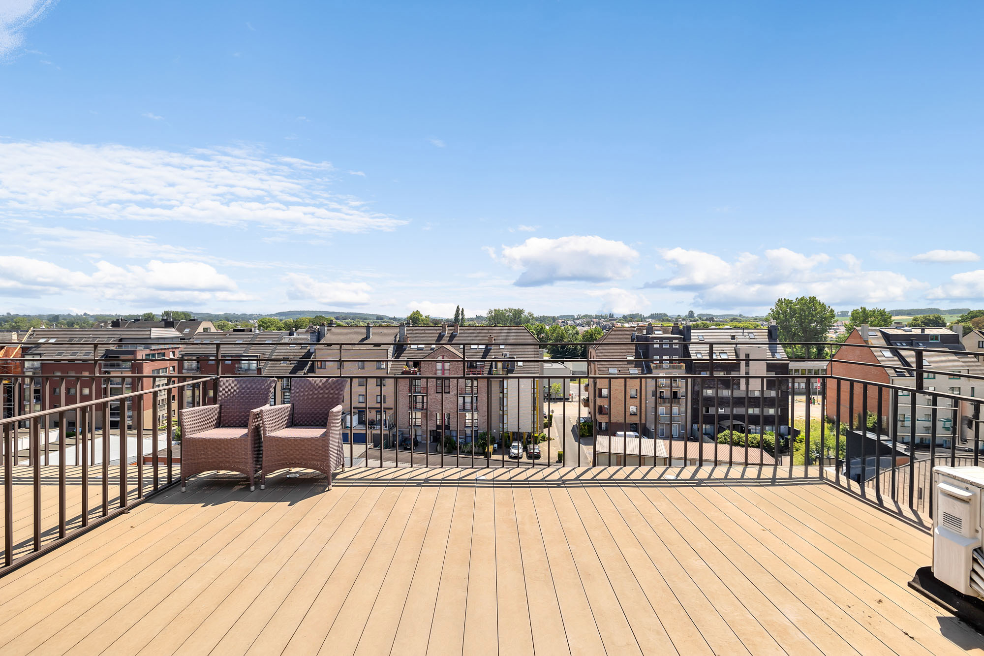 Gerenoveerd penthouse met 2 ruime terrassen in centrum - foto 2