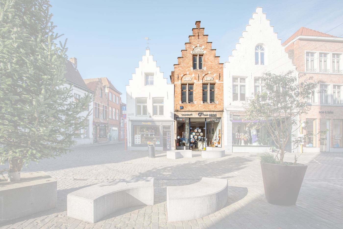 Uniek handelspand met appartement op TOPlocatie in het commerciële centrum van Brugge! - foto 1