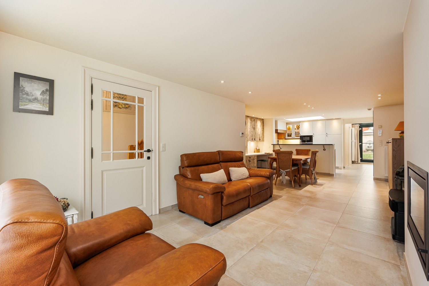 Une maison prête à emménager offrant espace, luminosité et une excellente situation au centre de Schoten. - photo 2