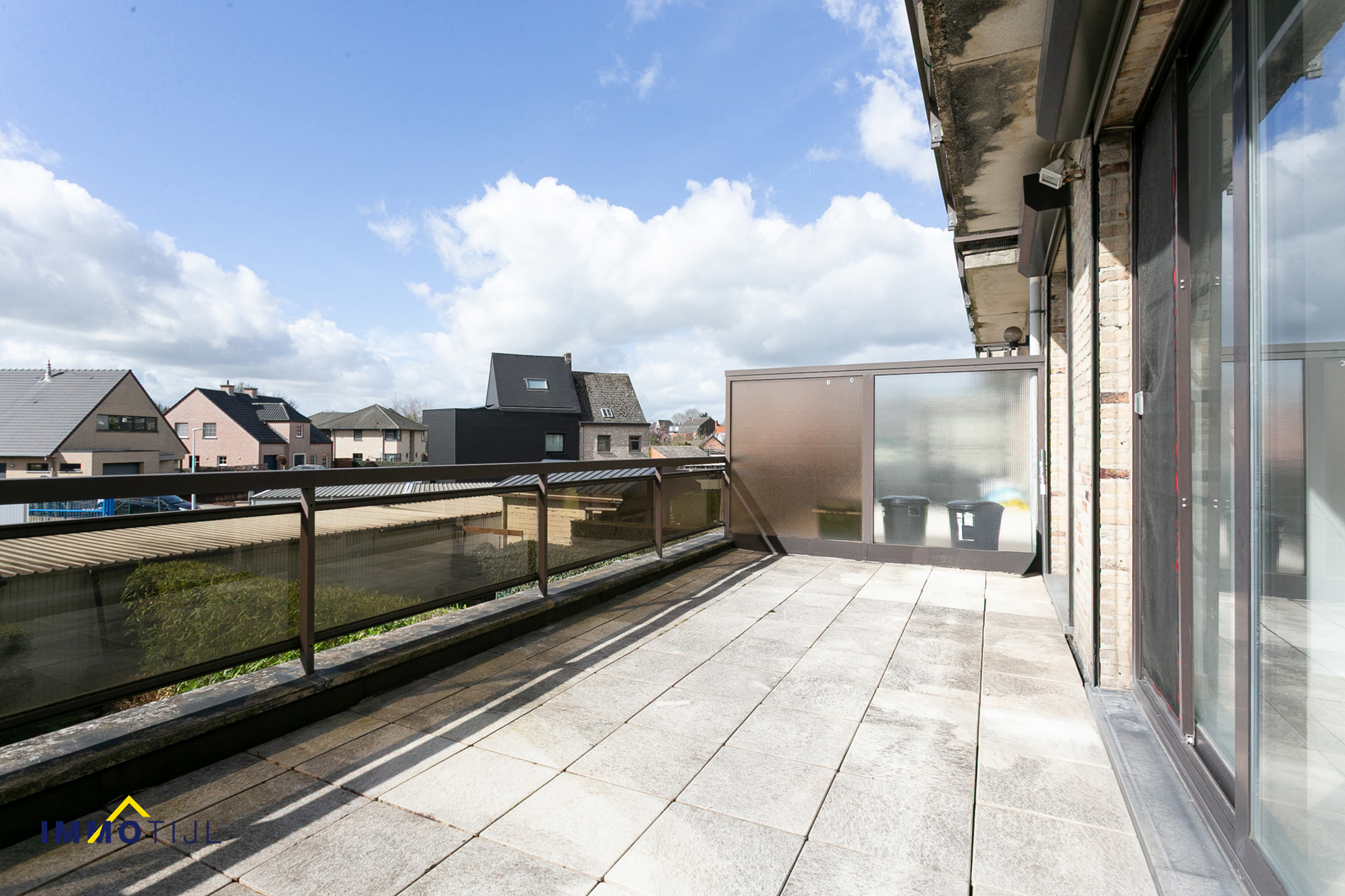 APP met 2 kamers, groot terras en garage! - foto 3