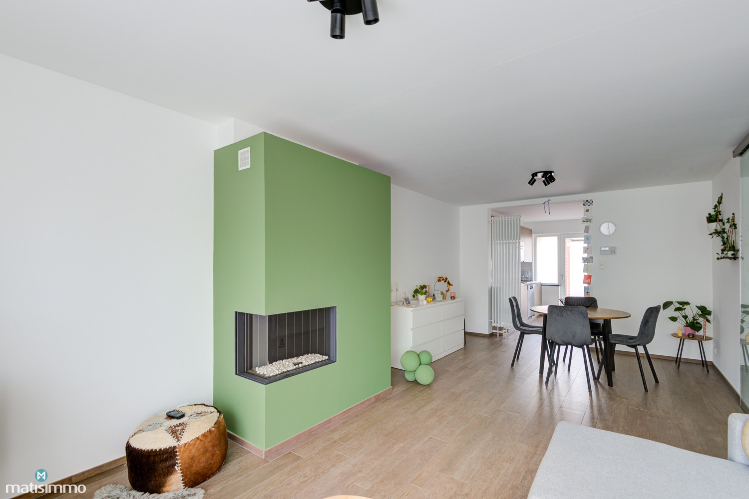 GERENOVEERD APPARTEMENT MET TWEE SLAAPKAMERS, TWEE BALKONS EN ONDERGRONDSE AUTOSTAANPLAATS NABIJ HET CENTRUM VAN HASSELT - foto 5