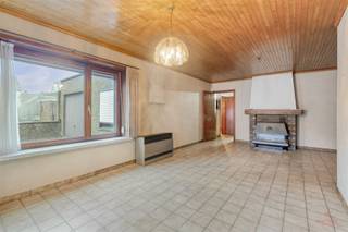  Te renoveren woning met potentieel op centrale ligging in DeinzeOp zoek naar een woning met mogelijkheden én een centrale ligging? Deze open...