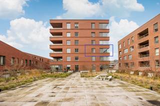 Gelegen op de prestigieuze Turnova-site in Turnhout combineert dit hoogwaardig afgewerkte appartement stedelijke dynamiek met comfortabel...