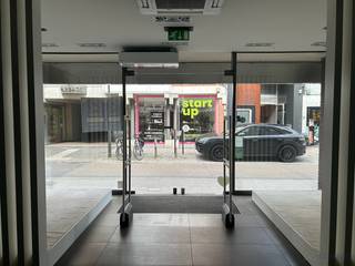 Ruim handelspand met tal van mogelijkheden in het centrum van Tessenderlo te koopIn het centrum van Tessenderlo, in de Neerstraat, bevindt zich op...