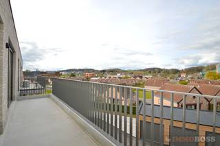 Prachtig gelegen nieuwbouwappartement in het centrum van Ronse, Sint-Ambrosiusstraat 20. Dit appartement (80m2) met terras (14,50m2) is gelegen op de...