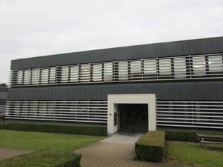 Recent gerenoveerd kantoorgebouw op de Keiberg met een zeer goede prijs-kwaliteitverhouding. Vlakbij op- en afritten van de Ring van Brussel, op...