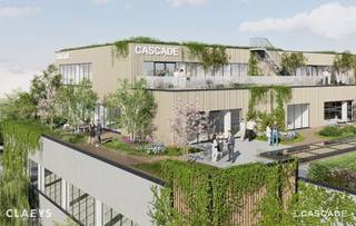 In project "Cascade" is een kantoor beschikbaar van ca. 346m² op topligging in Roeselare.De site geniet een schitterende zichtbaarheid en is centraal gelegen nabij de op-en afrit van de E403.De site wordt een duurzame en aangename werkplek met oog voor groen onder de vorm van ondermeer groengevels en daktuinen.Gelegen op wandelafstand van Westwing en het AZ Delta, er zijn ook vele sociale zaken zoals restaurants, een hotel, de apotheek, ... aanwezig.Mogelijk om bijkomende kantoorruimte en/of loods te huren.Aarzel zeker niet om contact op te nemen indien dit bedrijfsvastgoed bestaande uit een kantoor te huur u mogelijks kan interesseren.
