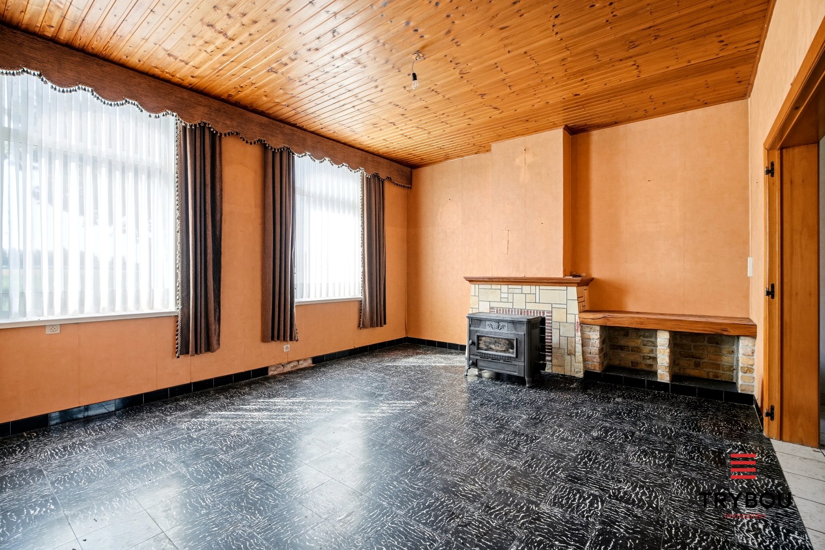 Te renoveren ruime halfopen bebouwing op een perceel van 1491m² met 7 slaapkamers! - foto 4