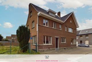 Wonen in hartje Bree? Dit is jouw kans!Op zoek naar een woning met karakter op wandelafstand van het historische centrum van Bree? Deze deels...
