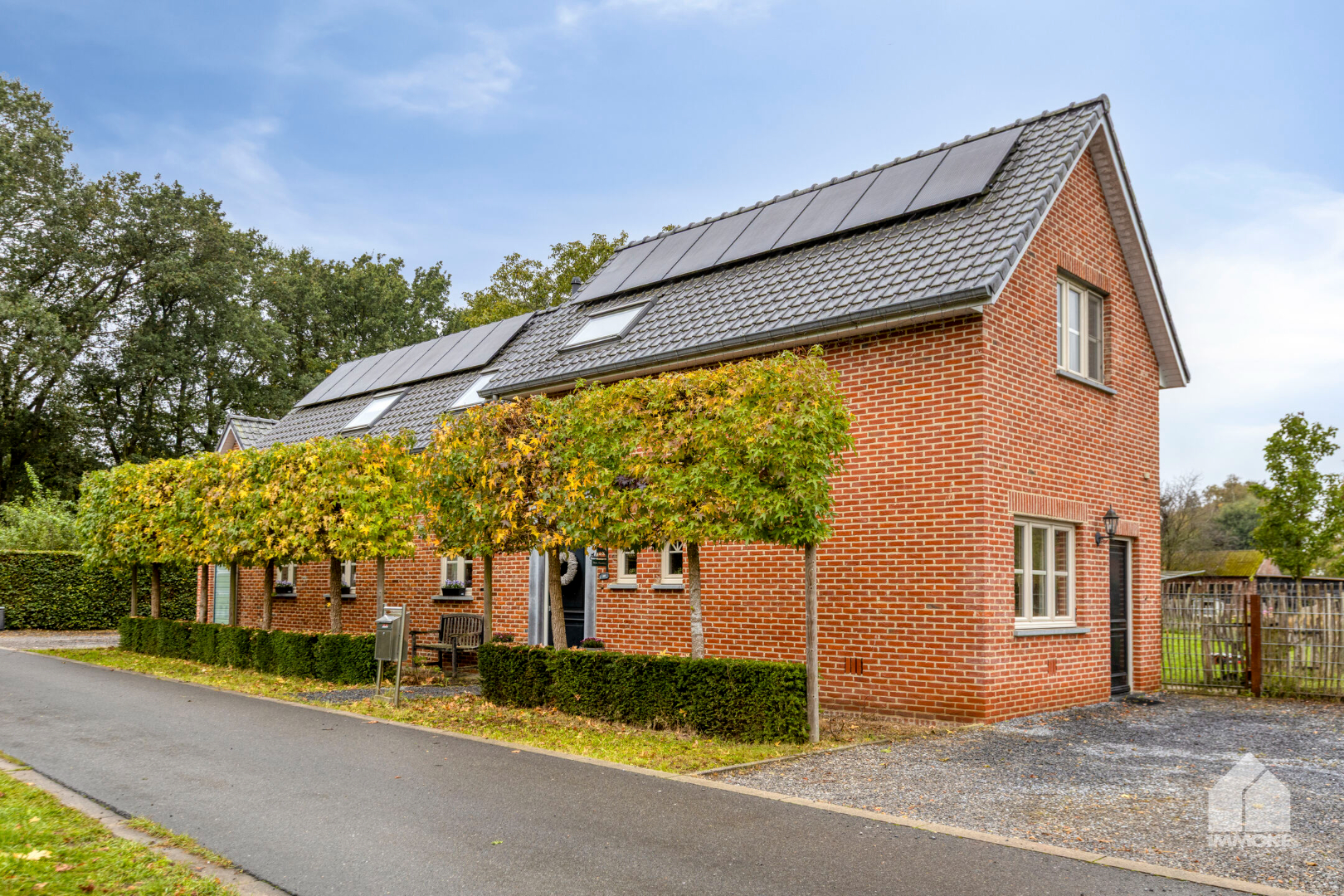 Volledig gerenoveerde, energiezuinige langgevelhoeve op riant perceel van 71a 74ca. - foto 2