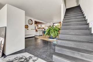 Voor meer info of een bezoek, bel 054 69 39 34 - UNIEKE AANBIEDING - In het charmante en rustige Iddergem bevindt zich deze instapklare...