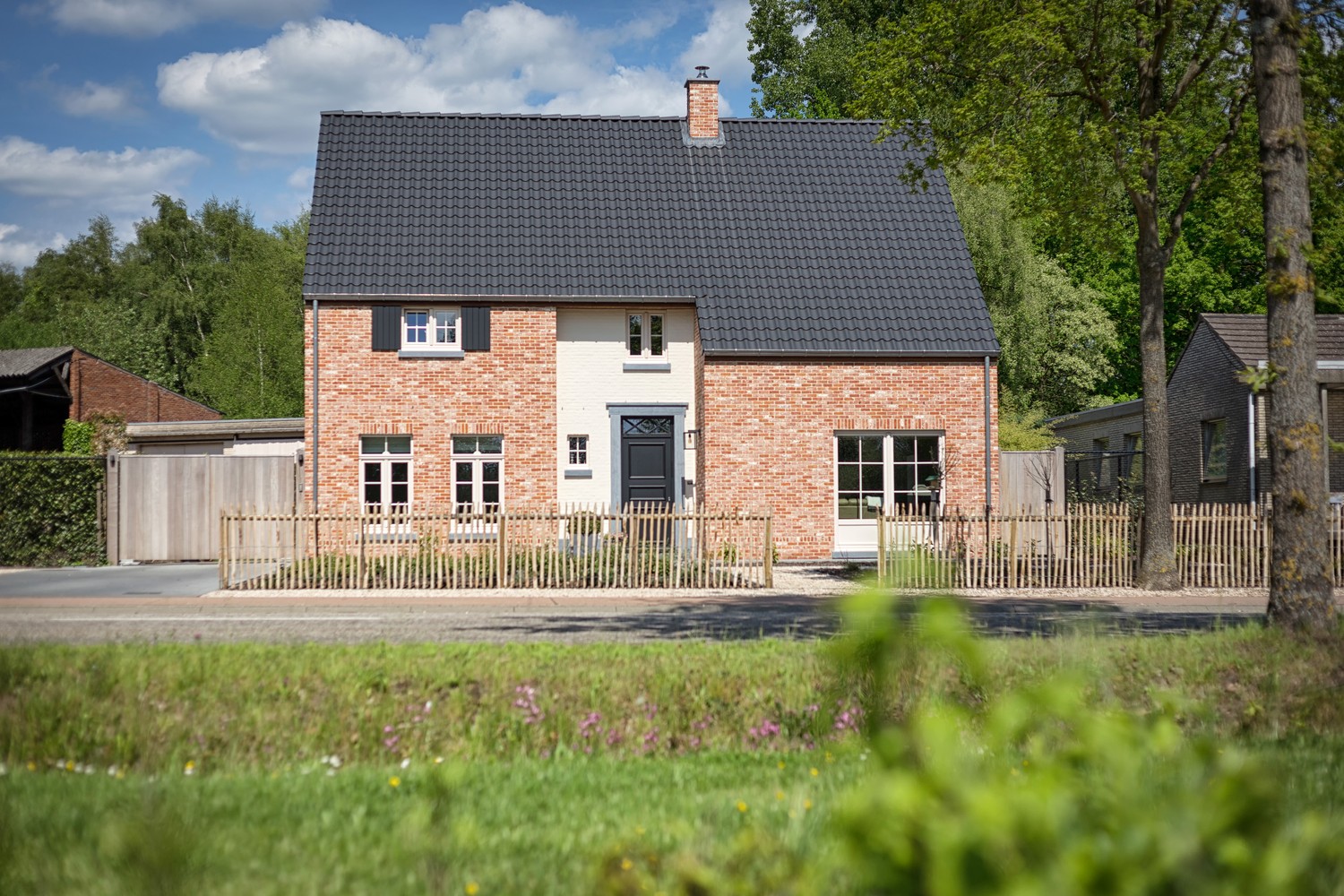 OPEN KLASSIEKE WONING IN EEN RUSTIGE OMGEVING - foto 1