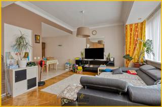 Immo Van Middelem verkoopt dit ideaal gelegen appartement (de gegeerde Belgica-wijk van Jette) in een goed onderhouden kleinschalige mede-eigendom...