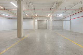 Opslagruimte / magazijn te huur in Oostende – ca. 350 m² met laad- en loskaaiOp zoek naar een kwalitatieve opslagruimte te huur in Oostende?Deze...