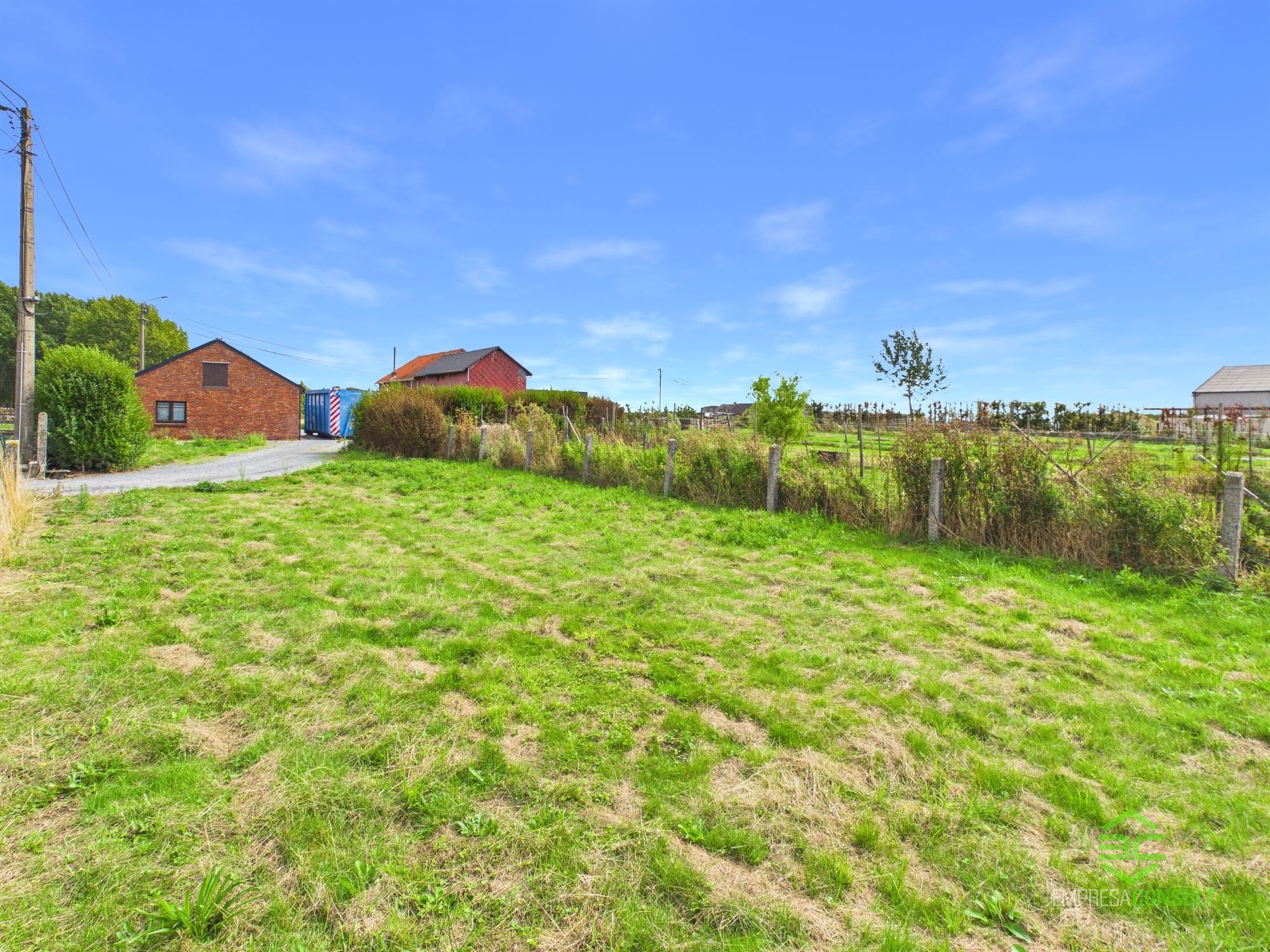 Te renoveren rustig gelegen woning op 20a 8ca! - foto 4
