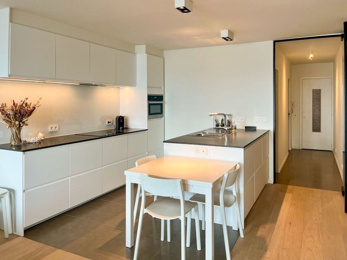 Renovated 1 bedroom apartment with frontal sea view! - photo 5