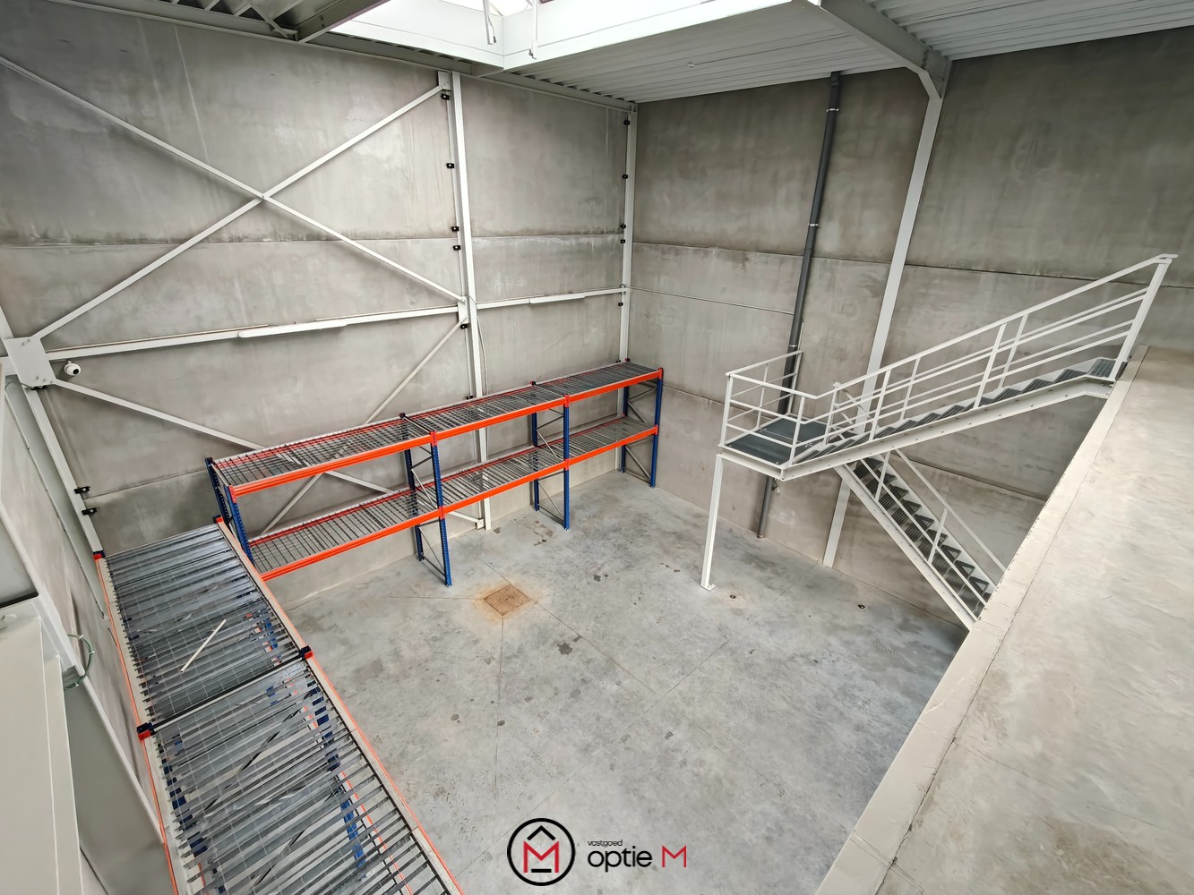 Centraal gelegen KMO-unit met mezzanine in Bilzen - foto 5