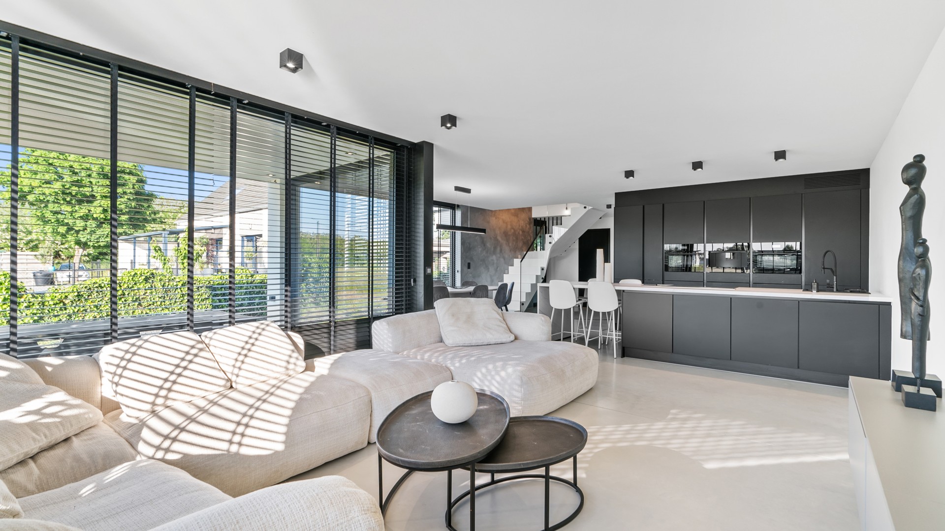 Moderne nieuwbouwwoning met woon-werkcombinatie te Genk - photo 3